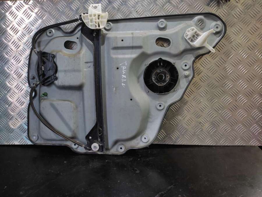 Стеклоподъемник электрический задний левый Volkswagen Touran 1 2007г. | Фото № 5 Стеклоподъемник электрический задний левый Volkswagen Touran 1 2007г. - Фото 5