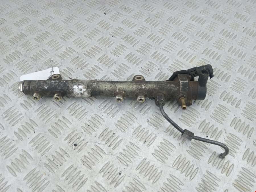 Рампа топливная (топливная рейка) Opel Combo C (2001-2011) Фургон 2006г. | Фото № 3 Рампа топливная (топливная рейка) Opel Combo C (2001-2011) Фургон 2006г. - Фото 3