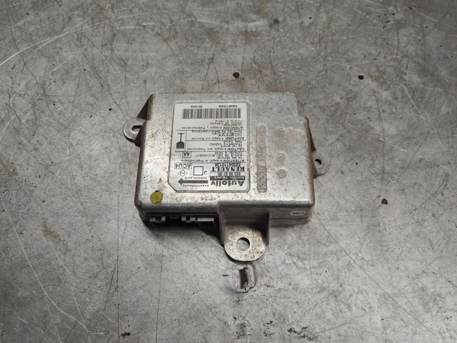 Блок AirBag Renault Scenic 2 поколение (2003-2006) 2005г. | Фото № 1 Блок AirBag Renault Scenic 2 поколение (2003-2006) 2005г. - Фото 1