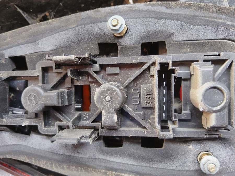 Фонарь задний правый Mercedes A W168 Хэтчбэк 5 дв. 1998г. | Фото № 6 Фонарь задний правый Mercedes A W168 Хэтчбэк 5 дв. 1998г. - Фото 6