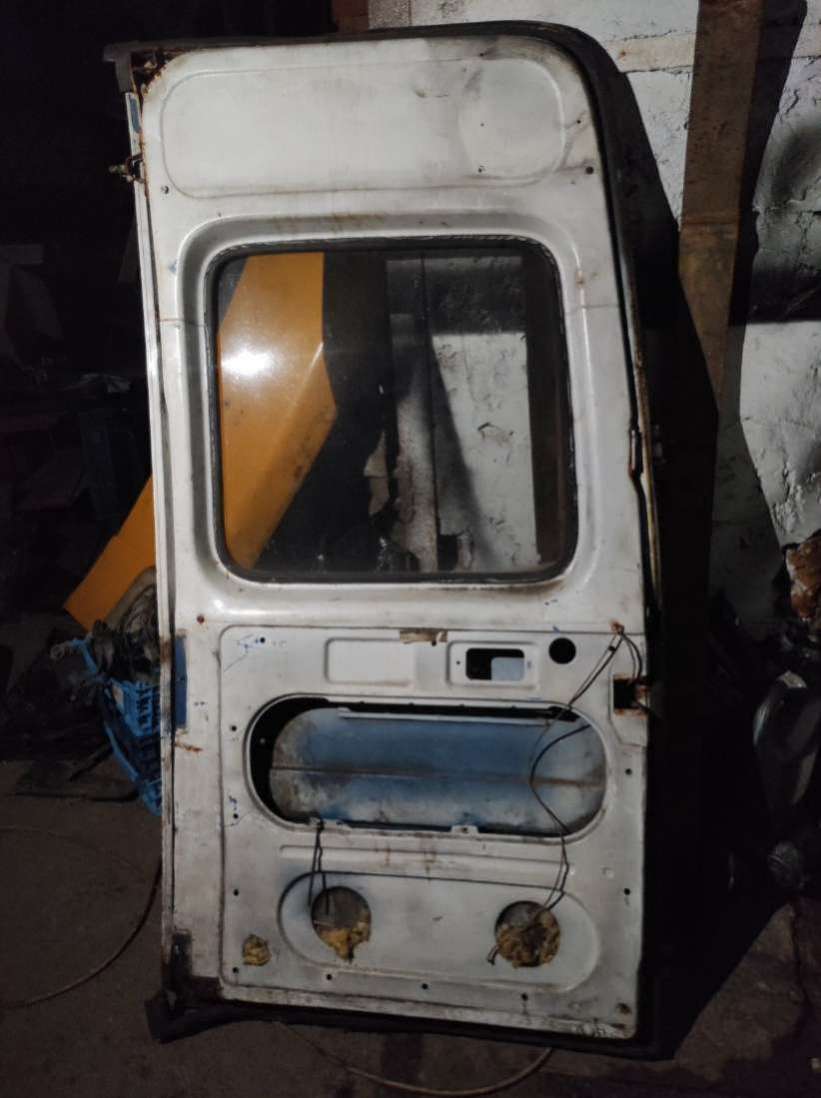 Дверь задняя левая Ford Transit 2 restailing 1996г. | Фото № 2 Дверь задняя левая Ford Transit 2 restailing 1996г. - Фото 2
