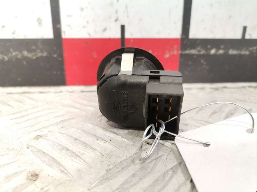 93BG17B676BB Джойстик регулировки зеркал Ford Focus 1 (1998-2005) Хетчбэк 3дв. 2003г. | Фото № 2 93BG17B676BB Джойстик регулировки зеркал Ford Focus 1 (1998-2005) Хетчбэк 3дв. 2003г. - Фото 2