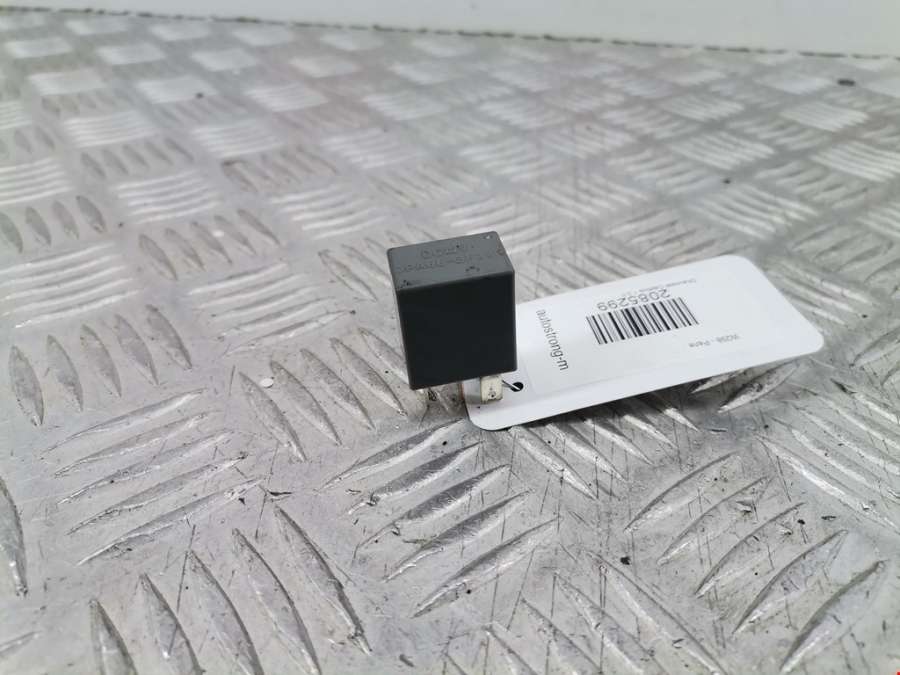 Реле Chevrolet Captiva 1 (2006-2018) Внедорожник 5дв. 2010г. | Фото № 1 Реле Chevrolet Captiva 1 (2006-2018) Внедорожник 5дв. 2010г. - Фото 1