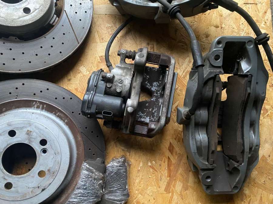 A2054210300 A2054210400 A2314230212 A2124210512 Комплект тормозов (диски и суппорта) Mercedes C W205 2018г. | Фото № 4 A2054210300 A2054210400 A2314230212 A2124210512 Комплект тормозов (диски и суппорта) Mercedes C W205 2018г. - Фото 4