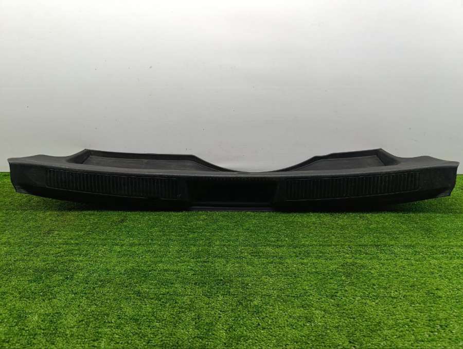 735335686 Накладка замка багажника Fiat Punto 3 2008г. | Фото № 1 735335686 Накладка замка багажника Fiat Punto 3 2008г. - Фото 1