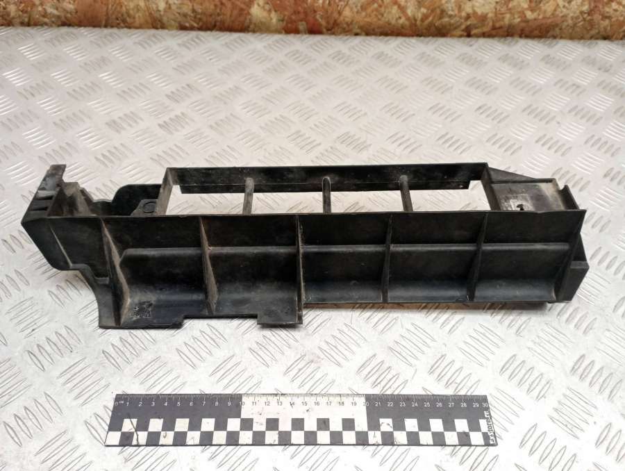 868507Z Дефлектор радиатора  Chrysler Voyager 4 2005г. | Фото № 3  868507Z Дефлектор радиатора  Chrysler Voyager 4 2005г. - Фото 3