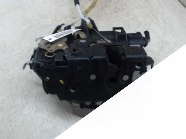 Замок боковой двери,лево,зад Audi A6 (C5) (1997 - 2004) Седан 2000г. | Фото № 2 Замок боковой двери,лево,зад Audi A6 (C5) (1997 - 2004) Седан 2000г. - Фото 2