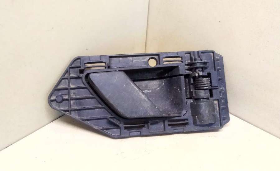 9621422877 Ручка внутренняя передняя правая Citroen Berlingo (M49) 1999г. | Фото № 1 9621422877 Ручка внутренняя передняя правая Citroen Berlingo (M49) 1999г. - Фото 1