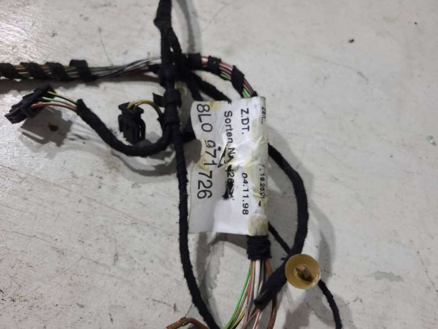 8L0971726 Проводка крышки багажника  Audi A3 8L хетчбэк 3 дв. 2000г. | Фото № 3  8L0971726 Проводка крышки багажника  Audi A3 8L хетчбэк 3 дв. 2000г. - Фото 3