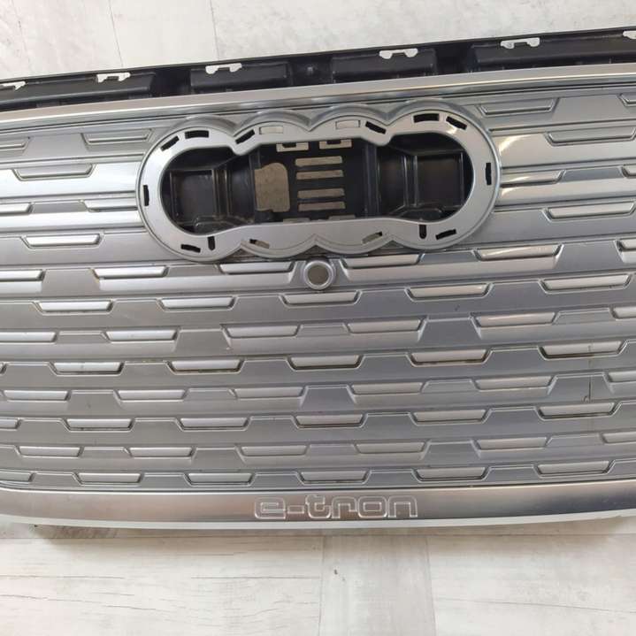 89A807233 Решетка радиатора Audi E-tron 1 поколение (2018-2024) 2018г. | Фото № 3 89A807233 Решетка радиатора Audi E-tron 1 поколение (2018-2024) 2018г. - Фото 3
