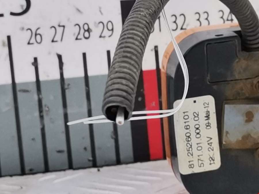 5710100002 Фонарь габаритный правый MAN TGM (2005-2020) Грузовой 2012г. | Фото № 3 5710100002 Фонарь габаритный правый MAN TGM (2005-2020) Грузовой 2012г. - Фото 3