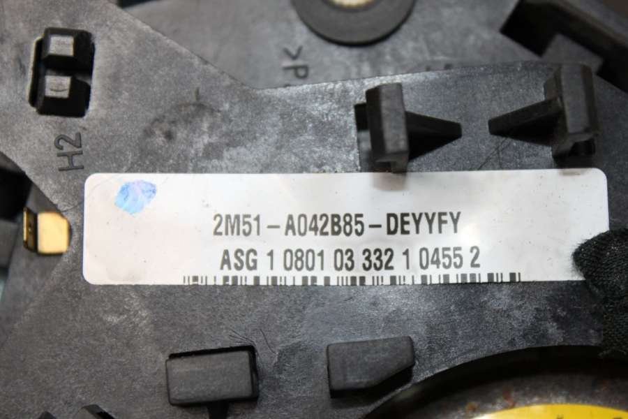2M51A042B85 Подушка безопасности водителя  Ford Focus 1 2003г. | Фото № 3  2M51A042B85 Подушка безопасности водителя  Ford Focus 1 2003г. - Фото 3