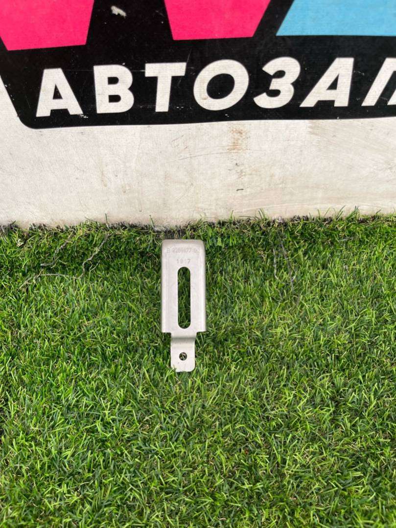 9269877 Кронштейн крыла передний левый Mini Cooper 2018г. | Фото № 4 9269877 Кронштейн крыла передний левый Mini Cooper 2018г. - Фото 4