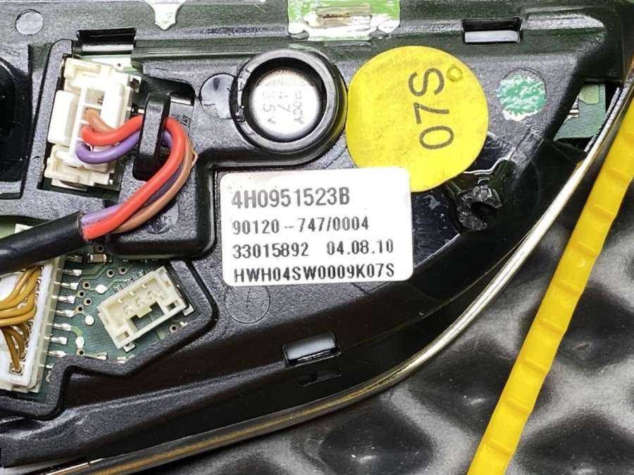 4H0951523B Кнопки управления на руле Audi A8 D4/4H 2012г. | Фото № 8 4H0951523B Кнопки управления на руле Audi A8 D4/4H 2012г. - Фото 8