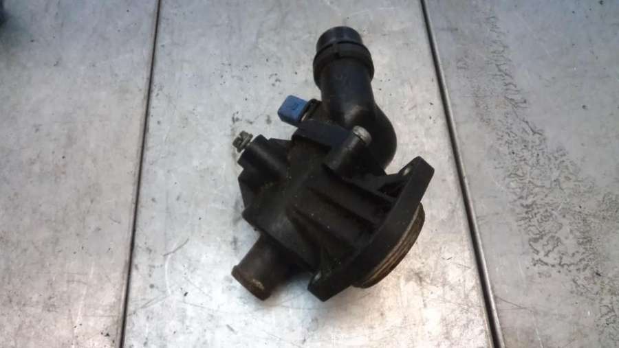 06B121111K Корпус термостата Volkswagen Passat B6 2005г. | Фото № 3 06B121111K Корпус термостата Volkswagen Passat B6 2005г. - Фото 3