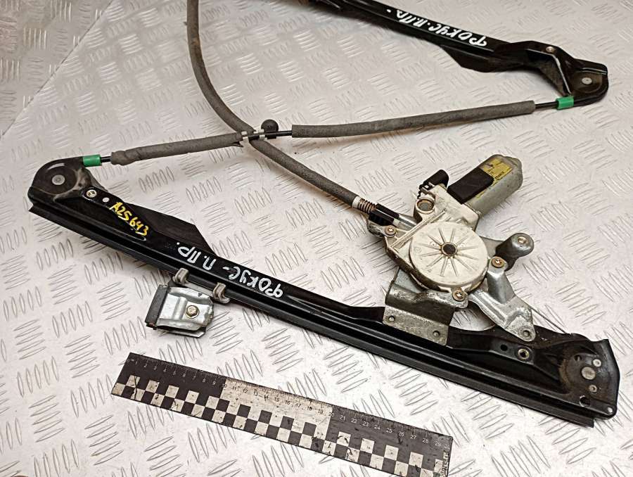 Стеклоподъемник электрический передний правый Ford Focus 2004г. | Фото № 3 Стеклоподъемник электрический передний правый Ford Focus 2004г. - Фото 3