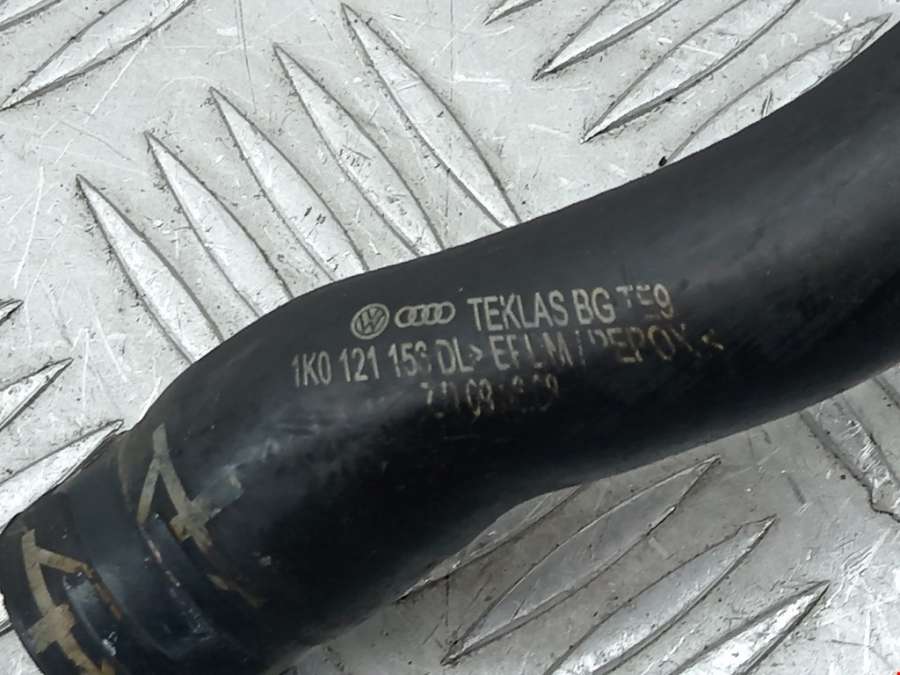1K0121153DL Патрубок системы охлаждения Audi A3 8P (2003-2013) Хетчбэк 5дв. 2009г. | Фото № 3 1K0121153DL Патрубок системы охлаждения Audi A3 8P (2003-2013) Хетчбэк 5дв. 2009г. - Фото 3