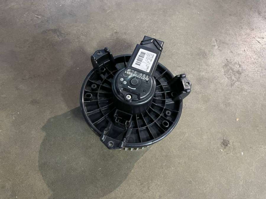 C2Z6519AV272700-5391 Моторчик печки Jaguar XF X250 2010г. | Фото № 1 C2Z6519AV272700-5391 Моторчик печки Jaguar XF X250 2010г. - Фото 1