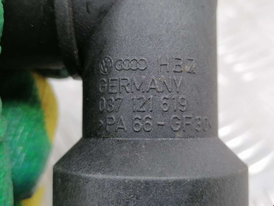 037121619 Фланец (штуцер системы охлаждения тройник) Volkswagen Golf 3 (1991-1999) Универсал 1998г. | Фото № 5 037121619 Фланец (штуцер системы охлаждения тройник) Volkswagen Golf 3 (1991-1999) Универсал 1998г. - Фото 5