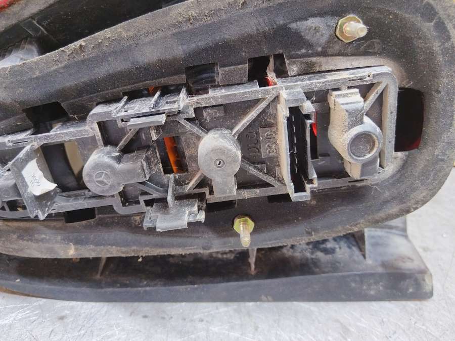 Фонарь задний левый Mercedes A W168 Хэтчбэк 5 дв. 1998г. | Фото № 6 Фонарь задний левый Mercedes A W168 Хэтчбэк 5 дв. 1998г. - Фото 6