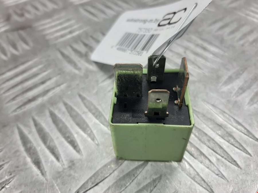 V23136J0006X079 Реле Volkswagen Golf 6 (2007-2012) Хетчбэк 5дв. 2009г. | Фото № 2 V23136J0006X079 Реле Volkswagen Golf 6 (2007-2012) Хетчбэк 5дв. 2009г. - Фото 2