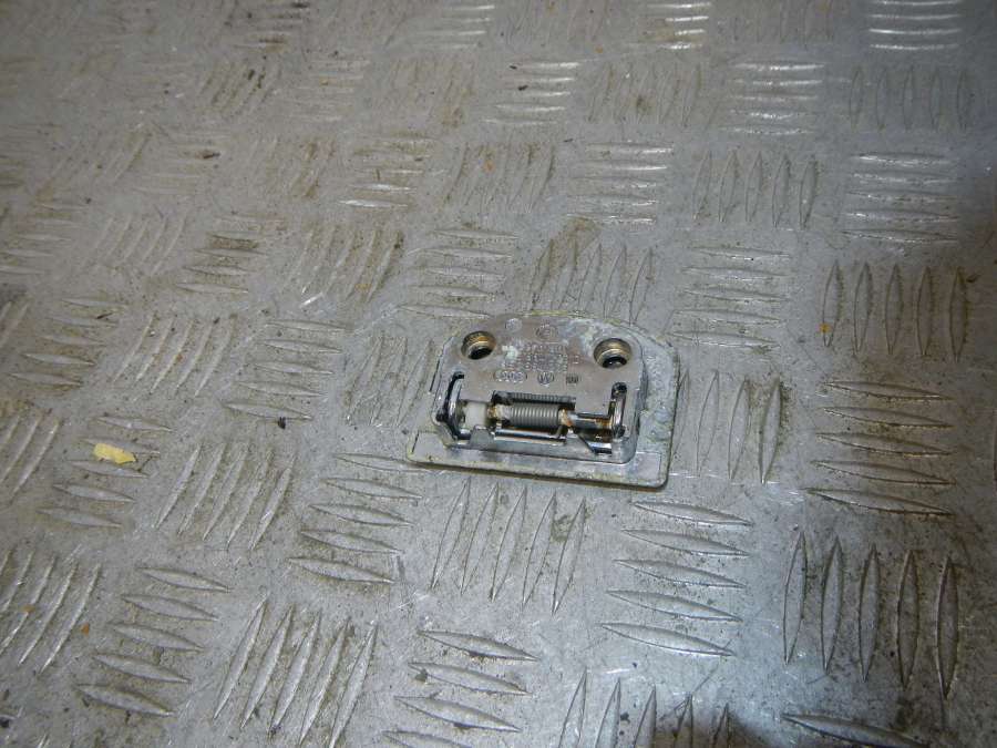 8E08642031J0864203D Крепеж (сопут.товар)  Volkswagen Touareg 0000г. | Фото № 3  8E08642031J0864203D Крепеж (сопут.товар)  Volkswagen Touareg 0000г. - Фото 3