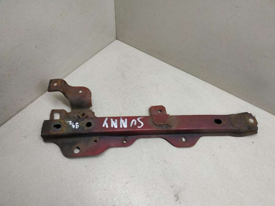 Передняя панель крепления облицовки (телевизор)  Nissan Sunny N14 седан 1991г. | Фото № 3   Передняя панель крепления облицовки (телевизор)  Nissan Sunny N14 седан 1991г. - Фото 3