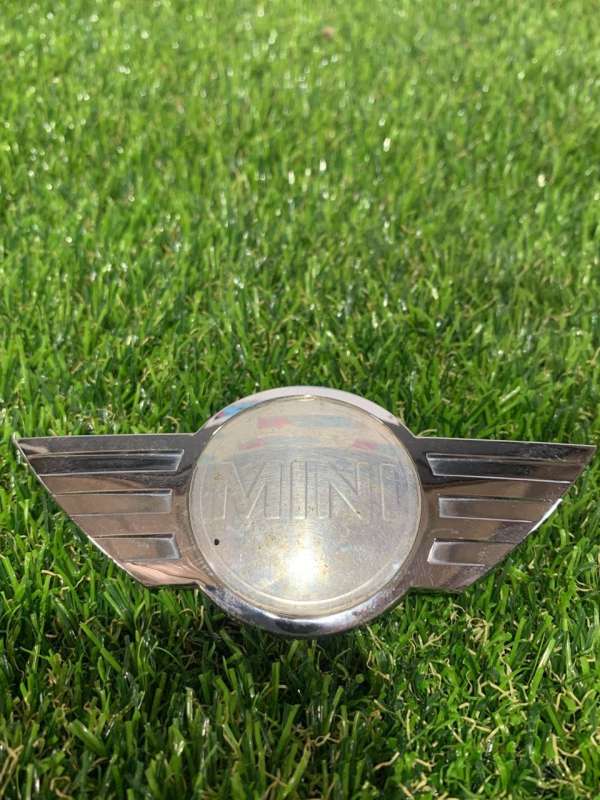 7026186 Значок (эмблема) крышки багажника Mini Cooper 2018г. | Фото № 2 7026186 Значок (эмблема) крышки багажника Mini Cooper 2018г. - Фото 2