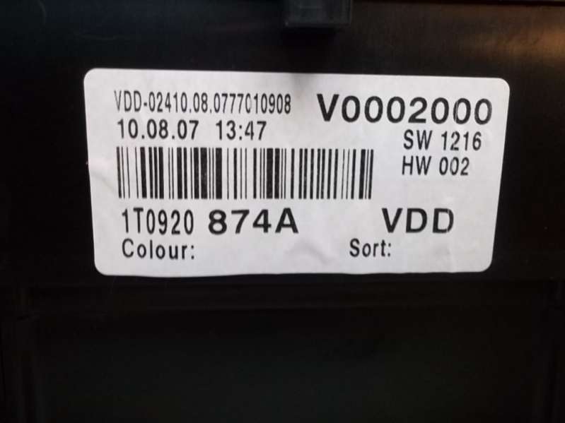 Щиток приборов (приборная панель) Volkswagen Touran 2005г. | Фото № 2 Щиток приборов (приборная панель) Volkswagen Touran 2005г. - Фото 2