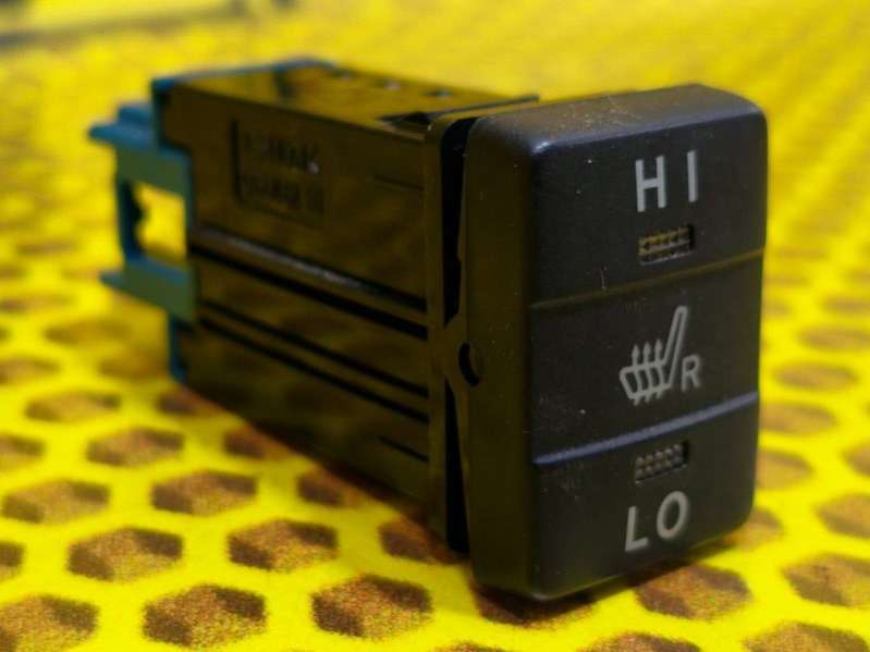 8475112110 Кнопка подогрева сидения Toyota Corolla ZRE181 2013г. | Фото № 3 8475112110 Кнопка подогрева сидения Toyota Corolla ZRE181 2013г. - Фото 3