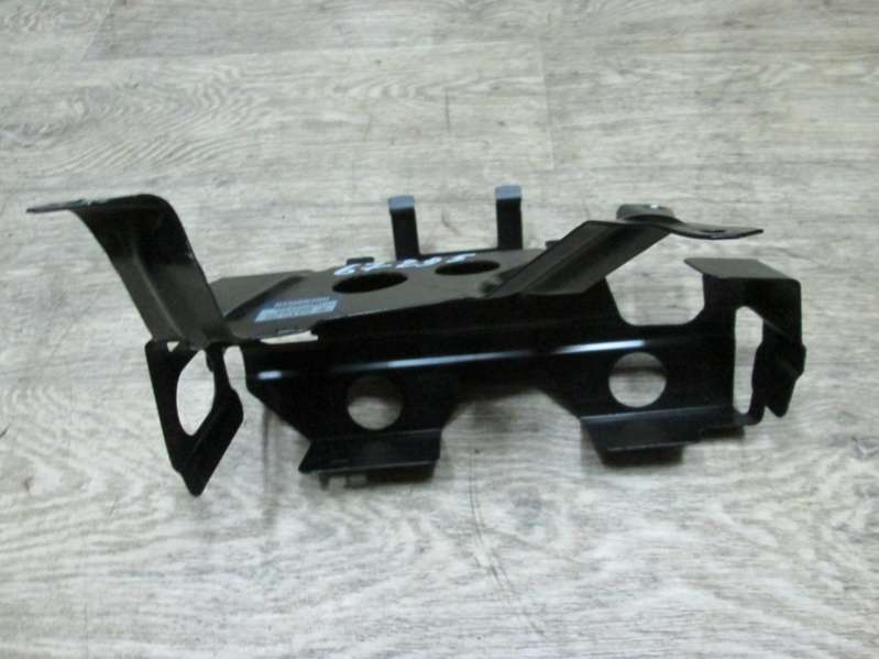 Кронштейн салона Porsche Cayenne 2008г. | Фото № 1 Кронштейн салона Porsche Cayenne 2008г. - Фото 1