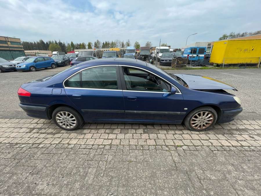 Плафон салонный Peugeot 607 (1999-2010) Седан 2003г. | Фото № 11 Плафон салонный Peugeot 607 (1999-2010) Седан 2003г. - Фото 11