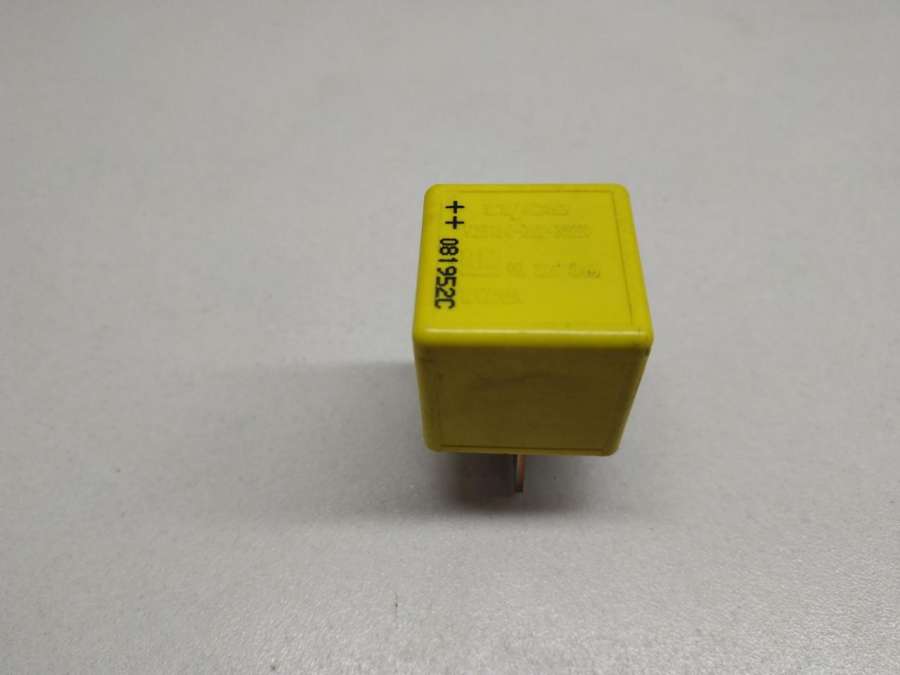 90226846V23134-J52-X369GM Реле (прочие) Renault Megane 2 2004г. | Фото № 1 90226846V23134-J52-X369GM Реле (прочие) Renault Megane 2 2004г. - Фото 1