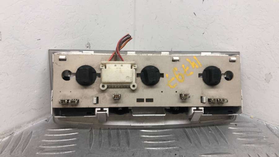 6962057 Фонарь салона (плафон) задний верхний  BMW 5 2008г. | Фото № 2  6962057 Фонарь салона (плафон) задний верхний  BMW 5 2008г. - Фото 2