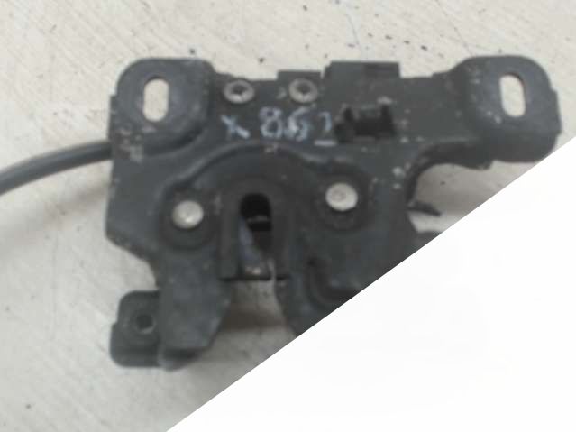 Замок капота,перед Audi A6 (C5) (1997 - 2004) Универсал 2000г. | Фото № 2 Замок капота,перед Audi A6 (C5) (1997 - 2004) Универсал 2000г. - Фото 2