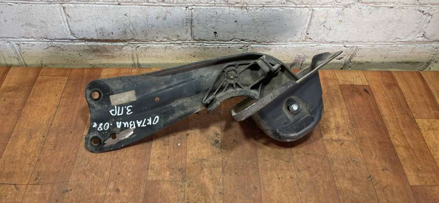 1K0505226H Рычаг задний правый  Skoda Octavia 2  (A5) 2011г. | Фото № 1  1K0505226H Рычаг задний правый  Skoda Octavia 2  (A5) 2011г. - Фото 1