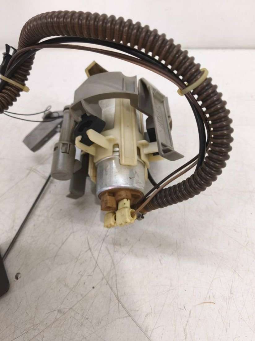 Насос топливный BMW 7 E65/E66 2006г. | Фото № 3 Насос топливный BMW 7 E65/E66 2006г. - Фото 3