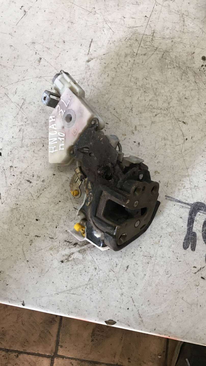 Замок двери задней левой Nissan Primera P10 1994г. | Фото № 1 Замок двери задней левой Nissan Primera P10 1994г. - Фото 1