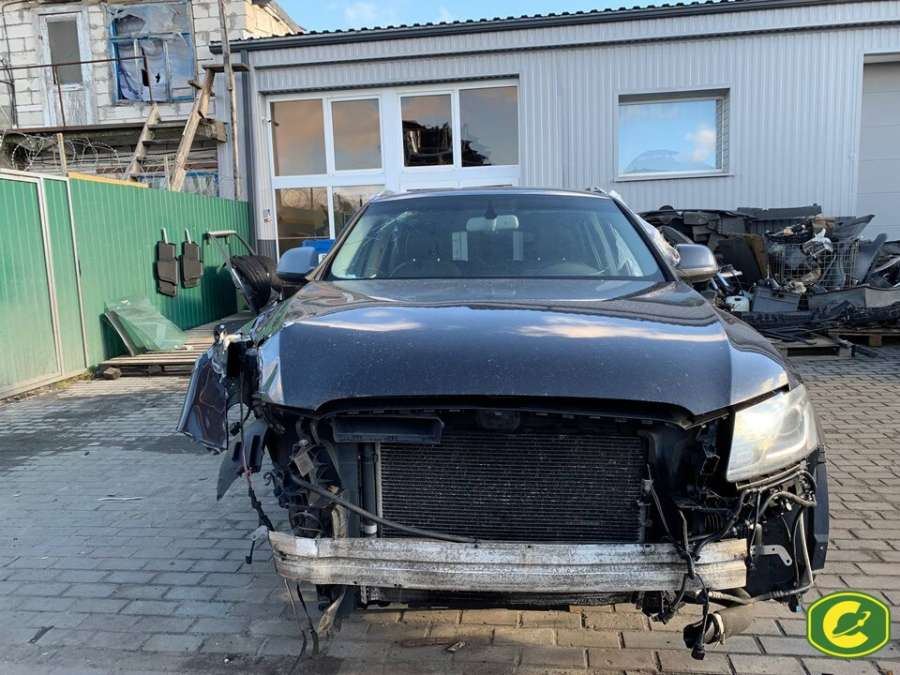 8R1857506A Накладка декоративная на торпедо  Audi Q5 2010г. | Фото № 6  8R1857506A Накладка декоративная на торпедо  Audi Q5 2010г. - Фото 6