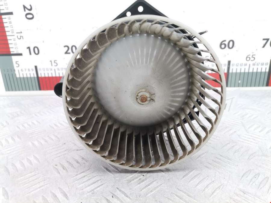 Моторчик печки (вентилятор отопителя) Mitsubishi Lancer 9 (2000-2010) Универсал 2003г. | Фото № 1 Моторчик печки (вентилятор отопителя) Mitsubishi Lancer 9 (2000-2010) Универсал 2003г. - Фото 1