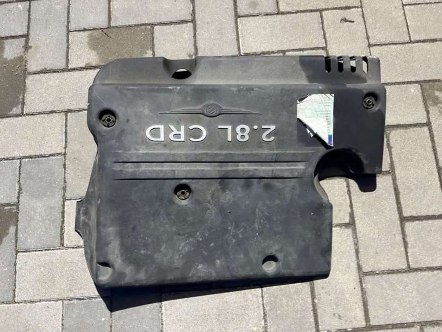 Крышка двигателя декоративная Chrysler Voyager 4 2004г. | Фото № 2 Крышка двигателя декоративная Chrysler Voyager 4 2004г. - Фото 2