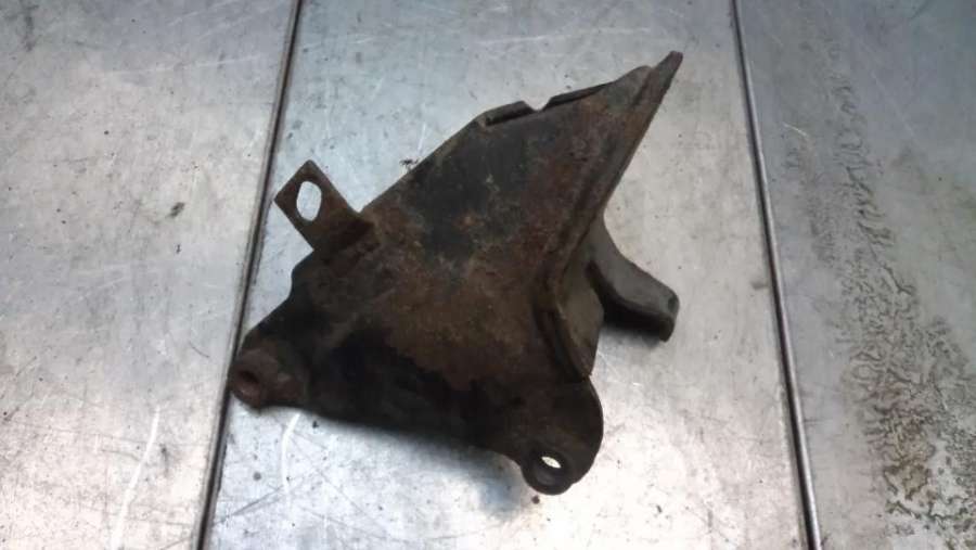 1H0199273B Кронштейн двигателя Volkswagen Golf 3 поколение 1994г. | Фото № 2 1H0199273B Кронштейн двигателя Volkswagen Golf 3 поколение 1994г. - Фото 2