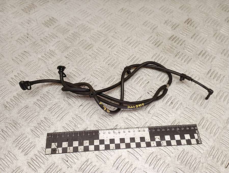 Форсунка омывателя  Mitsubishi Montero 3 2005г. | Фото № 1   Форсунка омывателя  Mitsubishi Montero 3 2005г. - Фото 1