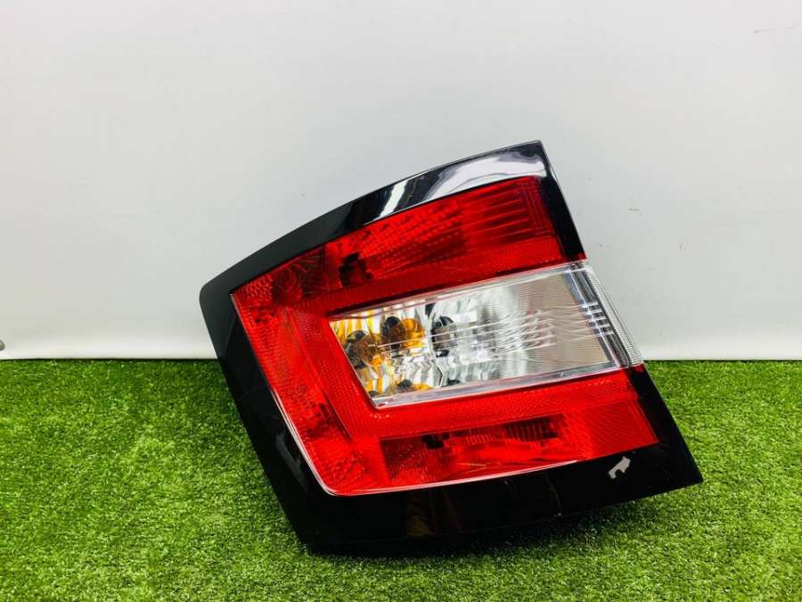 6V9945111 Фонарь задний левый Skoda Fabia 3 2019г. | Фото № 1 6V9945111 Фонарь задний левый Skoda Fabia 3 2019г. - Фото 1