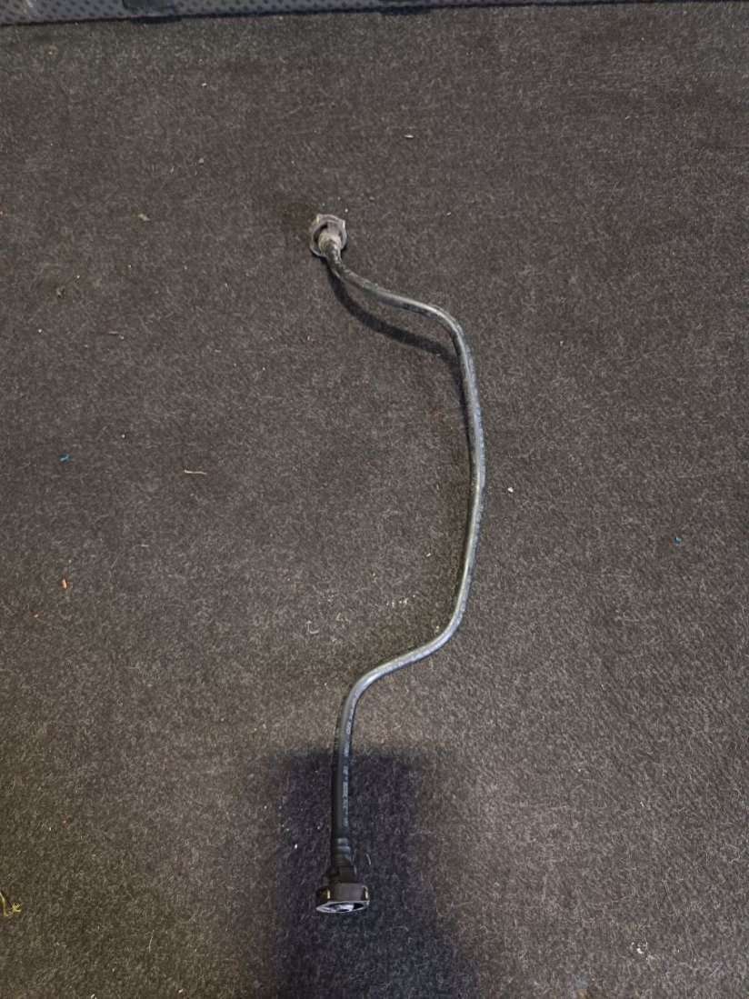 8K0121164E Трубка охлаждающей жидкости пластиковая Audi A4 B8 2009г. | Фото № 1 8K0121164E Трубка охлаждающей жидкости пластиковая Audi A4 B8 2009г. - Фото 1