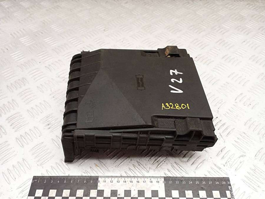 1K0937125A Блок предохранителей Volkswagen Golf 5 2006г. | Фото № 1 1K0937125A Блок предохранителей Volkswagen Golf 5 2006г. - Фото 1