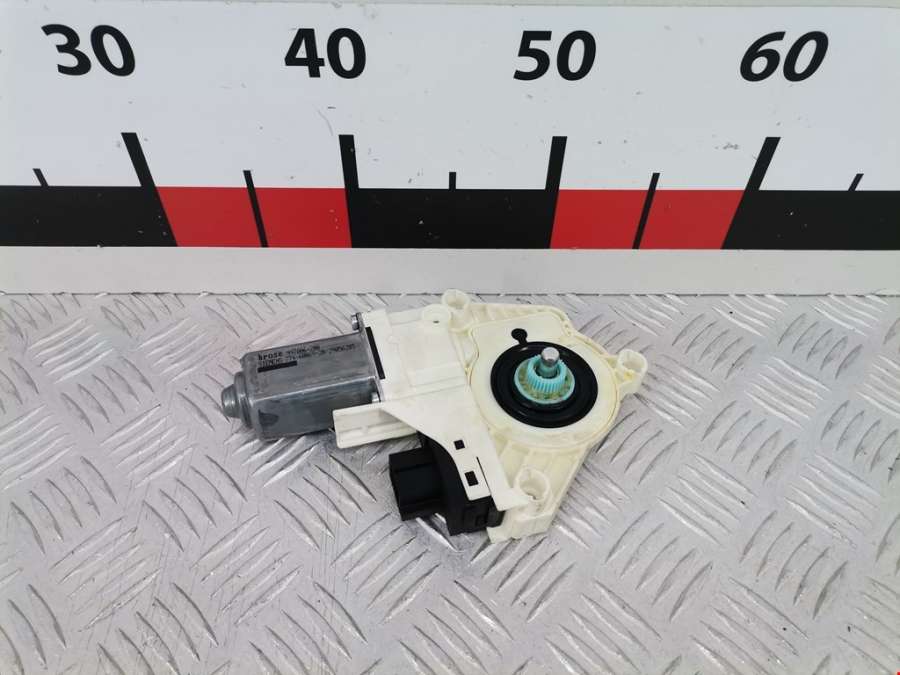 997006200 Моторчик стеклоподъемника Audi A6 C6 (2004-2011) Универсал 2006г. | Фото № 1 997006200 Моторчик стеклоподъемника Audi A6 C6 (2004-2011) Универсал 2006г. - Фото 1