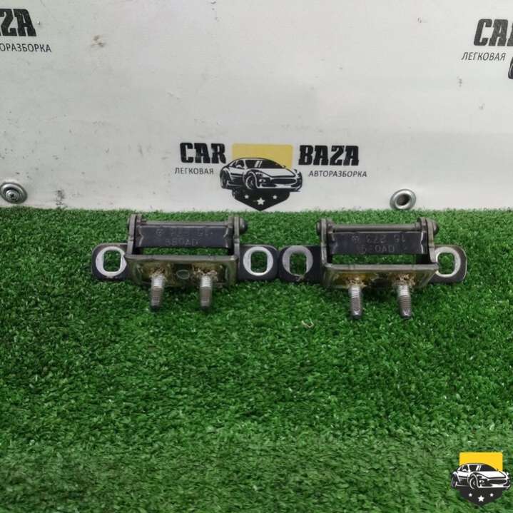 15273580AD Петля крышки багажника  Jeep Cherokee 2017г. | Фото № 2  15273580AD Петля крышки багажника  Jeep Cherokee 2017г. - Фото 2