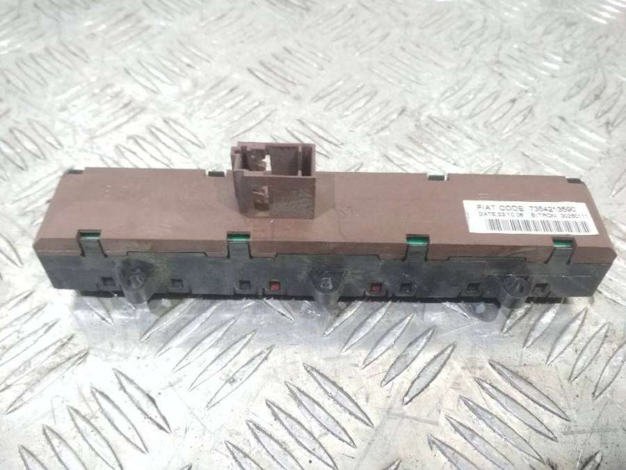 7354213590 Кнопка аварийной сигнализации  Fiat Ducato 2008г. | Фото № 3  7354213590 Кнопка аварийной сигнализации  Fiat Ducato 2008г. - Фото 3