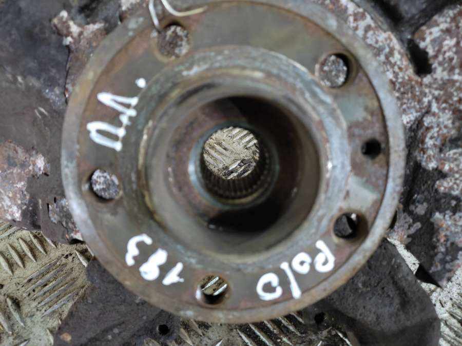 Кулак поворотный левый Volkswagen Polo Хэтчбэк 5 дв. 2004г. | Фото № 3 Кулак поворотный левый Volkswagen Polo Хэтчбэк 5 дв. 2004г. - Фото 3